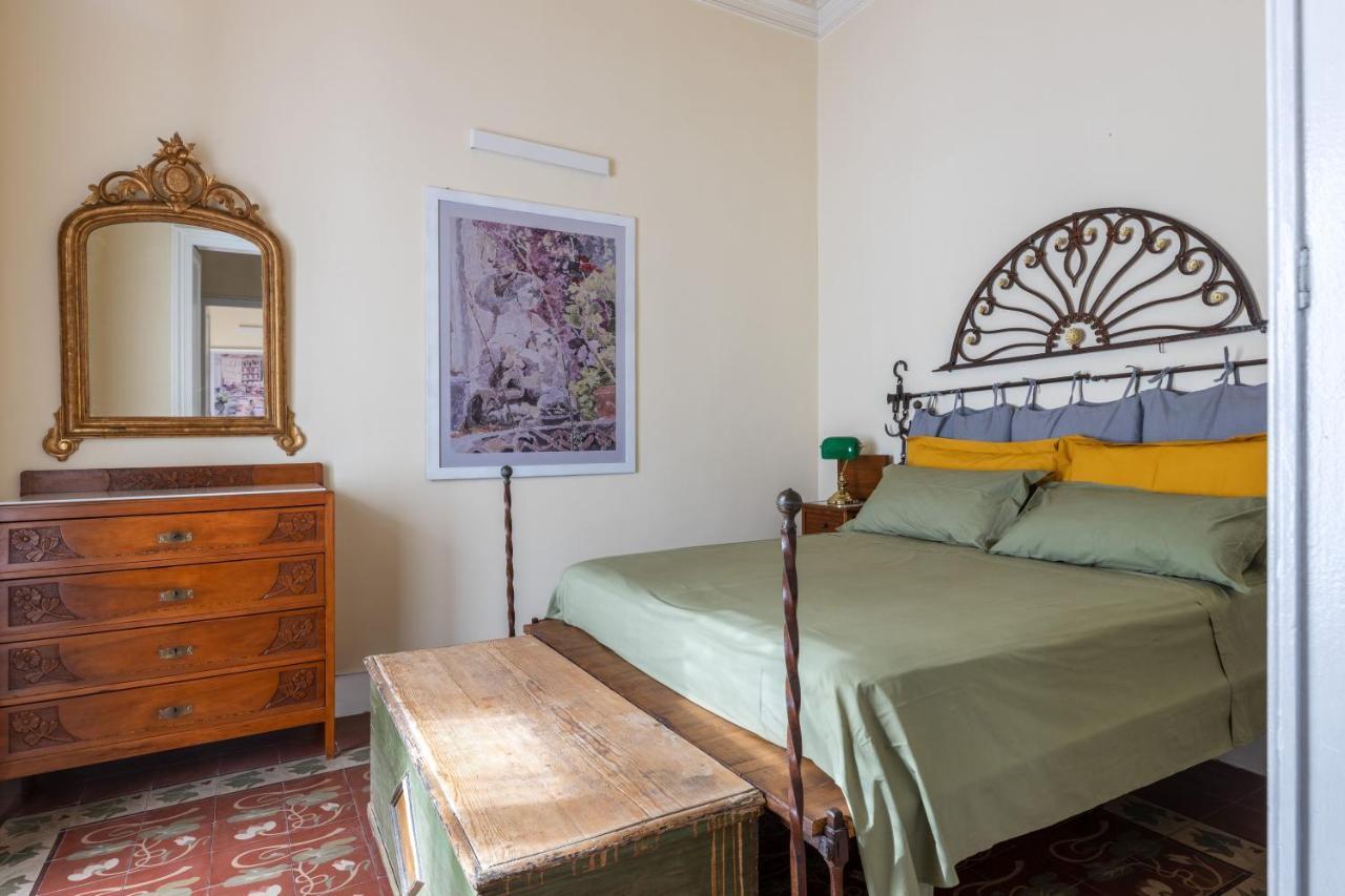 Catania City Center Historical Building Home Eksteriør billede